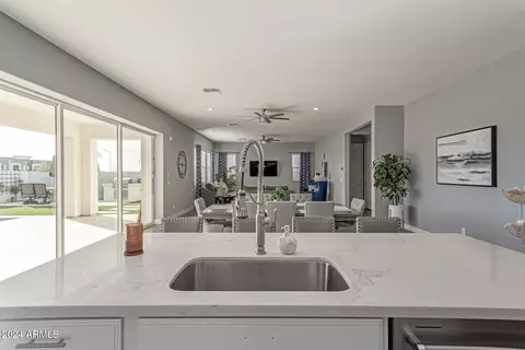 Kitchen - 10157 E Texas Ave, Mesa, AZ 85212 photo 3 of 4