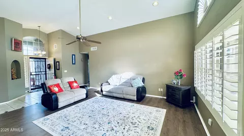 4529 E Rock Wren Rd, Phoenix, AZ 85044 photo 4