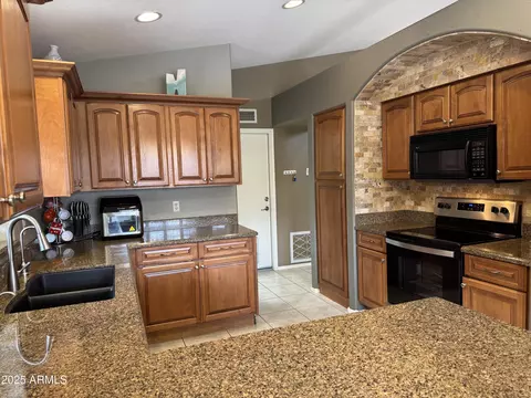 4529 E Rock Wren Rd, Phoenix, AZ 85044 photo 10