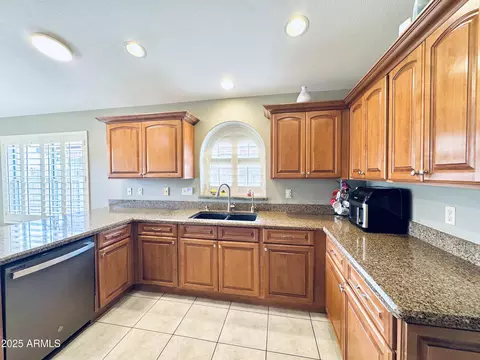 4529 E Rock Wren Rd, Phoenix, AZ 85044 photo 12