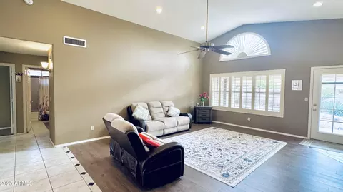 4529 E Rock Wren Rd, Phoenix, AZ 85044 photo 6