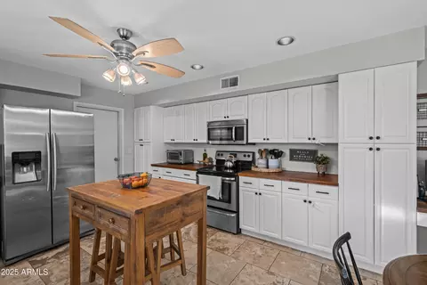 Kitchen - 1323 E Downing St, Mesa, AZ 85203 photo 1 of 2