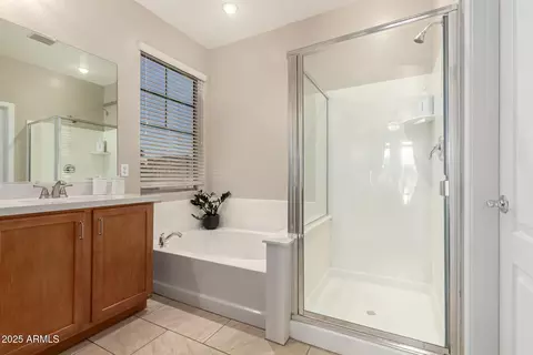 Bath - 1307 E Mia Ln, Gilbert, AZ 85298 photo 2 of 3