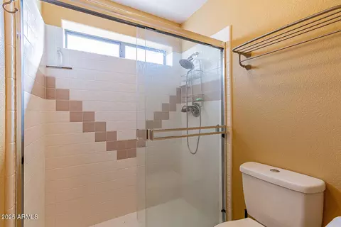 Bath - 11214 E 38th Pl, Yuma, AZ 85367 photo 2 of 3