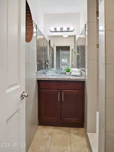 Bath - 3154 E Inverness Ave, Mesa, AZ 85204 photo 1 of 13