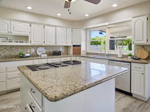 Kitchen - 3154 E Inverness Ave, Mesa, AZ 85204 photo 2 of 3