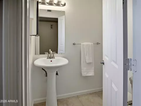 Bath - 3154 E Inverness Ave, Mesa, AZ 85204 photo 10 of 13