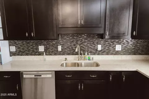 3425 W Crocus Dr, Phoenix, AZ 85053 photo 6