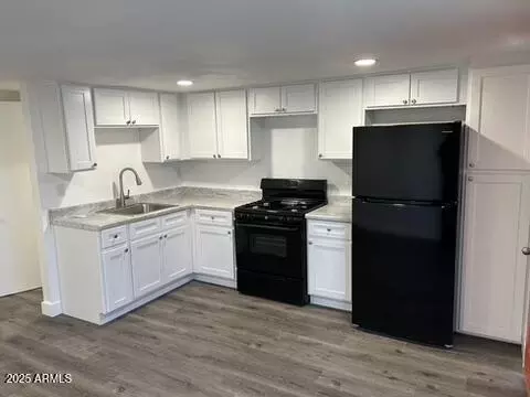 Kitchen - 8910-8912 N 3rd St, Phoenix, AZ 85020 photo 3 of 5