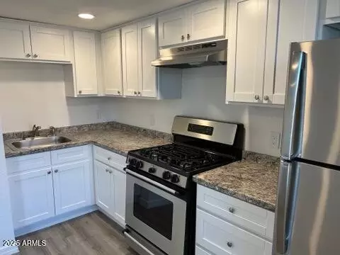 Kitchen - 8910-8912 N 3rd St, Phoenix, AZ 85020 photo 5 of 5