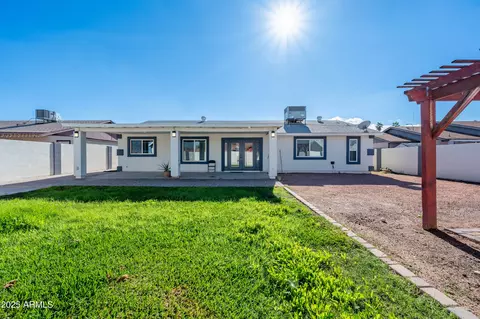 Exterior - 4046 E Hidalgo Ave, Phoenix, AZ 85040 photo 4 of 8