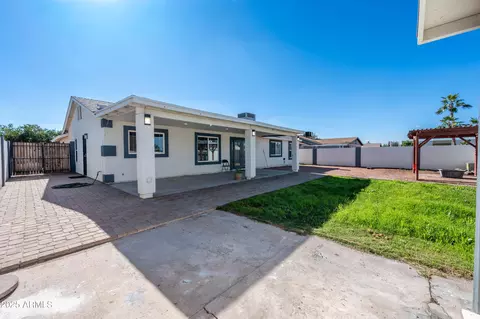 Exterior - 4046 E Hidalgo Ave, Phoenix, AZ 85040 photo 3 of 8