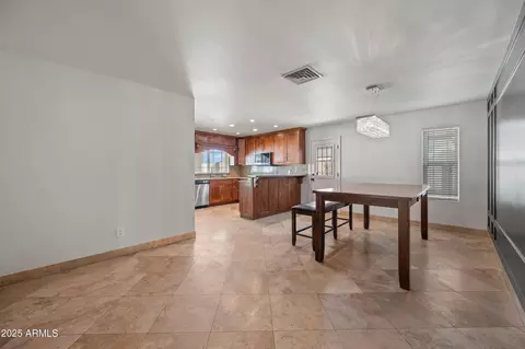 Dining - 4046 E Hidalgo Ave, Phoenix, AZ 85040 photo 1 of 4