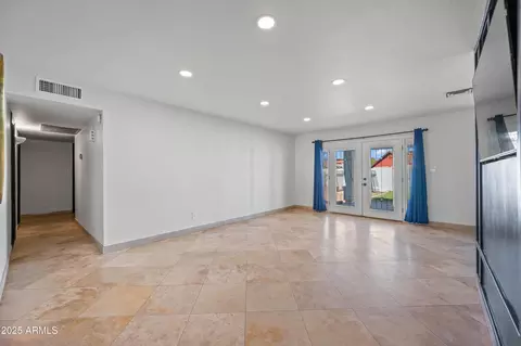 Living - 4046 E Hidalgo Ave, Phoenix, AZ 85040 photo 2 of 5