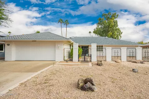 10102 W Concho Cir, Sun City, AZ 85373
