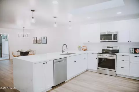 Kitchen - 7006 E Jensen St #83, Mesa, AZ 85207 photo 2 of 6
