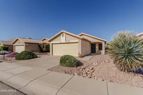 2112 E Robin Ln E, Phoenix, AZ 85024