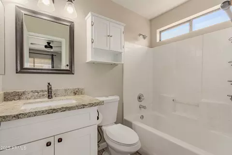 Bath - 2112 E Robin Ln E, Phoenix, AZ 85024 photo 1 of 2