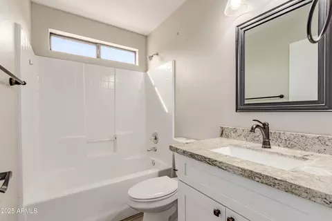 Bath - 2112 E Robin Ln E, Phoenix, AZ 85024 photo 2 of 2