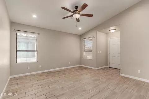 Living - 2112 E Robin Ln E, Phoenix, AZ 85024 photo 3 of 3