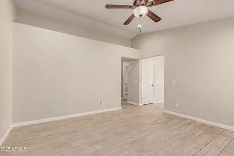 Living - 2112 E Robin Ln E, Phoenix, AZ 85024 photo 2 of 3