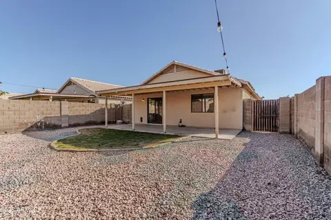 Exterior - 2112 E Robin Ln E, Phoenix, AZ 85024 photo 2 of 2
