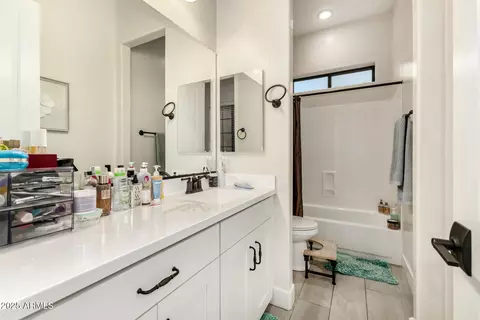 Bath - 737 E Nighthawk Way, Phoenix, AZ 85048 photo 3 of 4