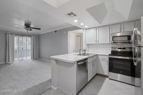 Kitchen - 1720 E Thunderbird Rd #2024, Phoenix, AZ 85022 photo 3 of 4