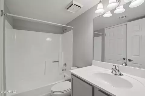 Bath - 1720 E Thunderbird Rd #2024, Phoenix, AZ 85022 photo 2 of 2