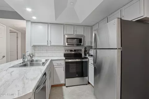 Kitchen - 1720 E Thunderbird Rd #2024, Phoenix, AZ 85022 photo 1 of 4