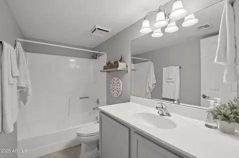Bath - 1720 E Thunderbird Rd #2024, Phoenix, AZ 85022 photo 1 of 2