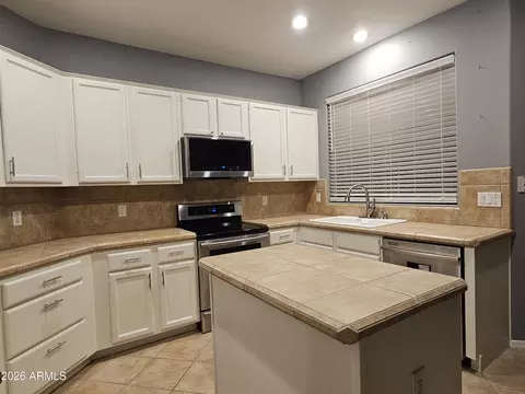 Kitchen - 3480 E Cullumber Ct, Gilbert, AZ 85234 photo 2 of 2