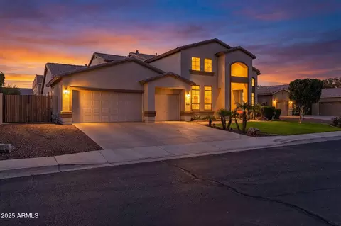 8180 W Gelding Dr, Peoria, AZ 85381