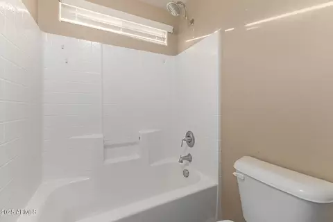 Bath - 2709 W Pecan Rd, Phoenix, AZ 85041 photo 4 of 4