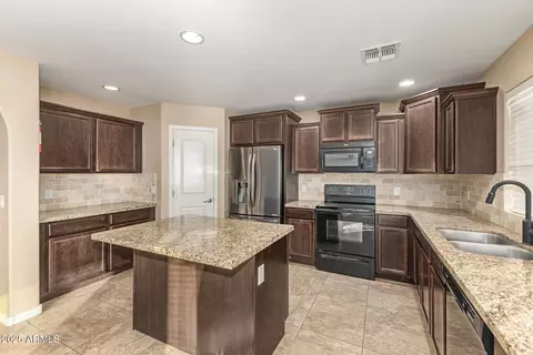 Kitchen - 2709 W Pecan Rd, Phoenix, AZ 85041 photo 2 of 3