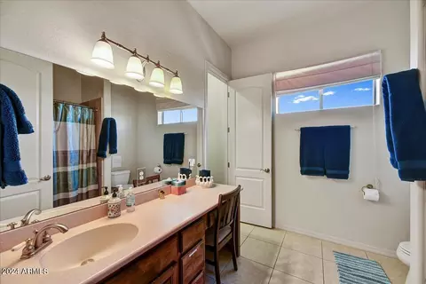 Bath - 412 E Yearling Rd, Phoenix, AZ 85085 photo 2 of 4