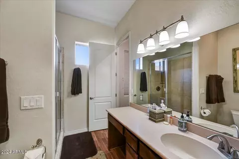 Bath - 412 E Yearling Rd, Phoenix, AZ 85085 photo 3 of 4