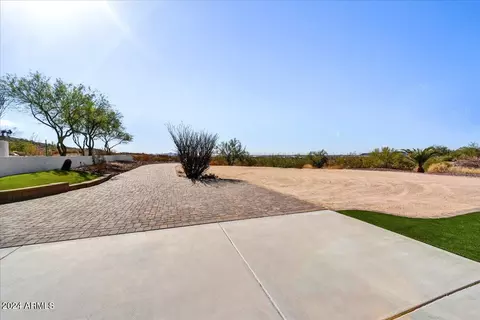 Exterior - 412 E Yearling Rd, Phoenix, AZ 85085 photo 4 of 18