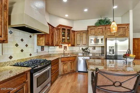 Kitchen - 412 E Yearling Rd, Phoenix, AZ 85085 photo 3 of 4
