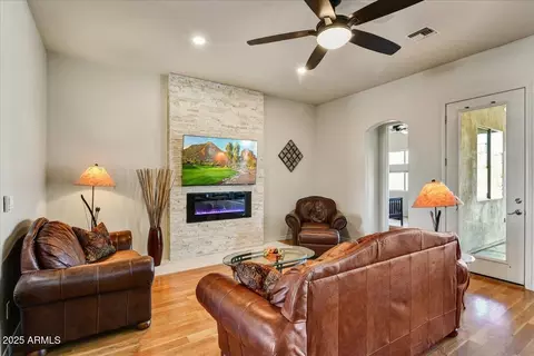 Living - 412 E Yearling Rd, Phoenix, AZ 85085 photo 1 of 2