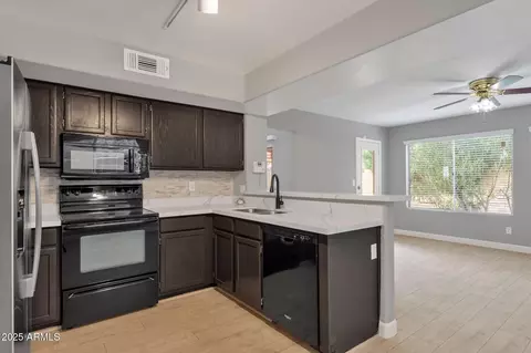 Kitchen - 4714 E Angela Dr, Phoenix, AZ 85032 photo 4 of 4