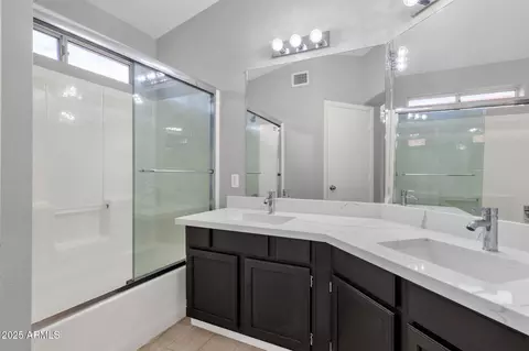 Bath - 4714 E Angela Dr, Phoenix, AZ 85032 photo 2 of 4