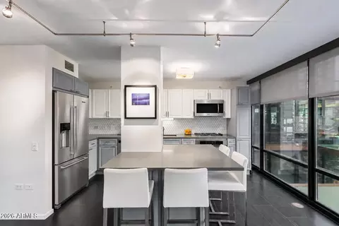 Kitchen - 4808 N 24th St #405, Phoenix, AZ 85016 photo 3 of 4