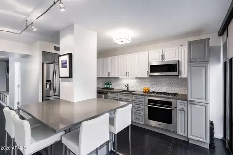 Kitchen - 4808 N 24th St #405, Phoenix, AZ 85016 photo 1 of 4