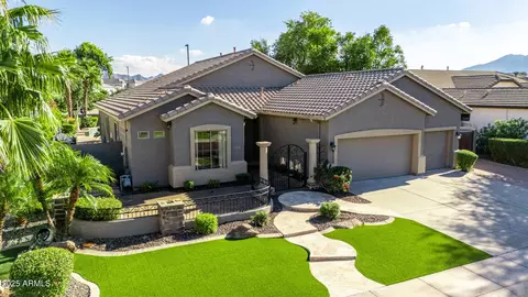 Exterior - 6757 S Seneca Way, Gilbert, AZ 85298 photo 12 of 15