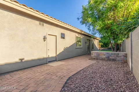 Exterior - 6757 S Seneca Way, Gilbert, AZ 85298 photo 11 of 15