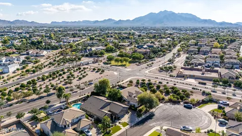 View/Area - 6757 S Seneca Way, Gilbert, AZ 85298 photo 5 of 12