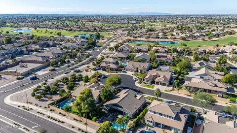 View/Area - 6757 S Seneca Way, Gilbert, AZ 85298 photo 3 of 12