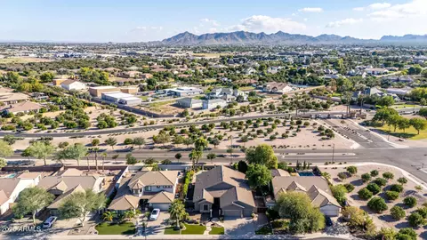 View/Area - 6757 S Seneca Way, Gilbert, AZ 85298 photo 6 of 12
