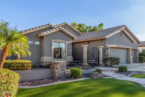 Exterior - 6757 S Seneca Way, Gilbert, AZ 85298 photo 5 of 15